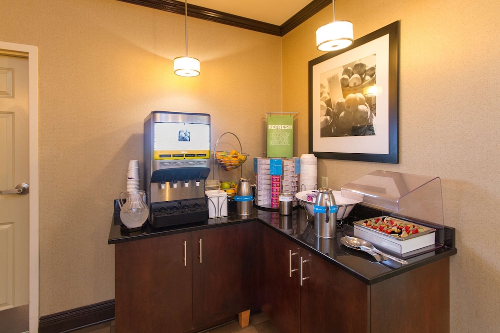 Hampton Inn Buffalo South I 90 28/51