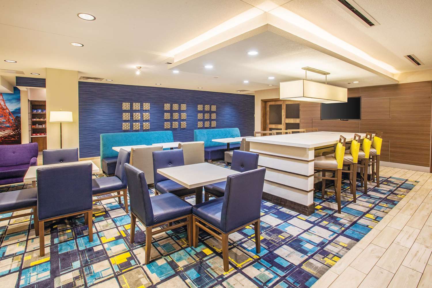 La Quinta Inn & Suites by Wyndham Duluth 15/21