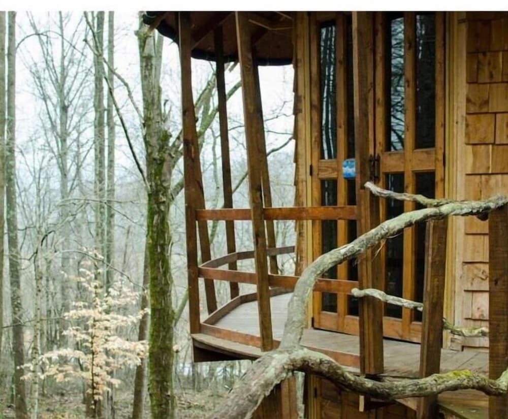 Lost River Hostel 25/50