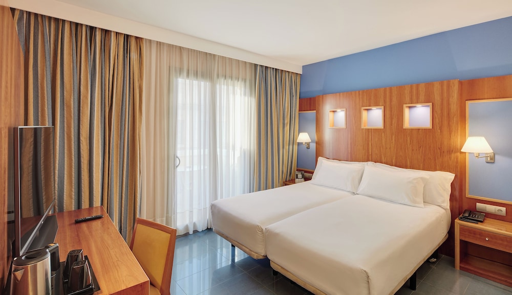 CLASSIC, TWIN BEDS, BALCONY