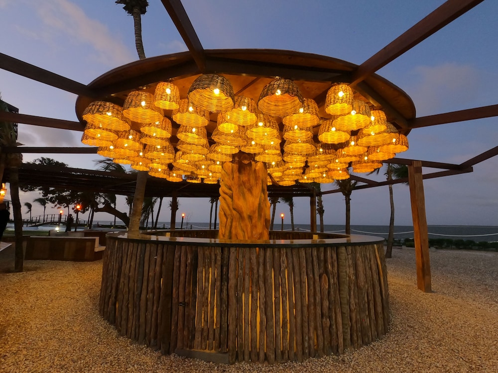 Oiti Beach Resort 26/50