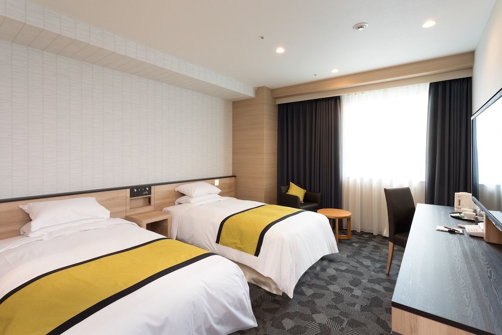 Hotel Hewitt Koshien (ex Novotel Koshien Osaka West) 11/54