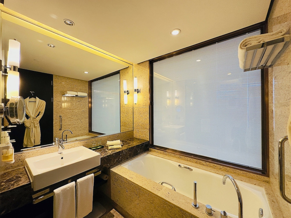 غرفة بريميوم بسرير كينج مع دخول صالة النادي في طابق مرتفع للمدخنين، Holiday Inn Nantong Oasis International 6/7