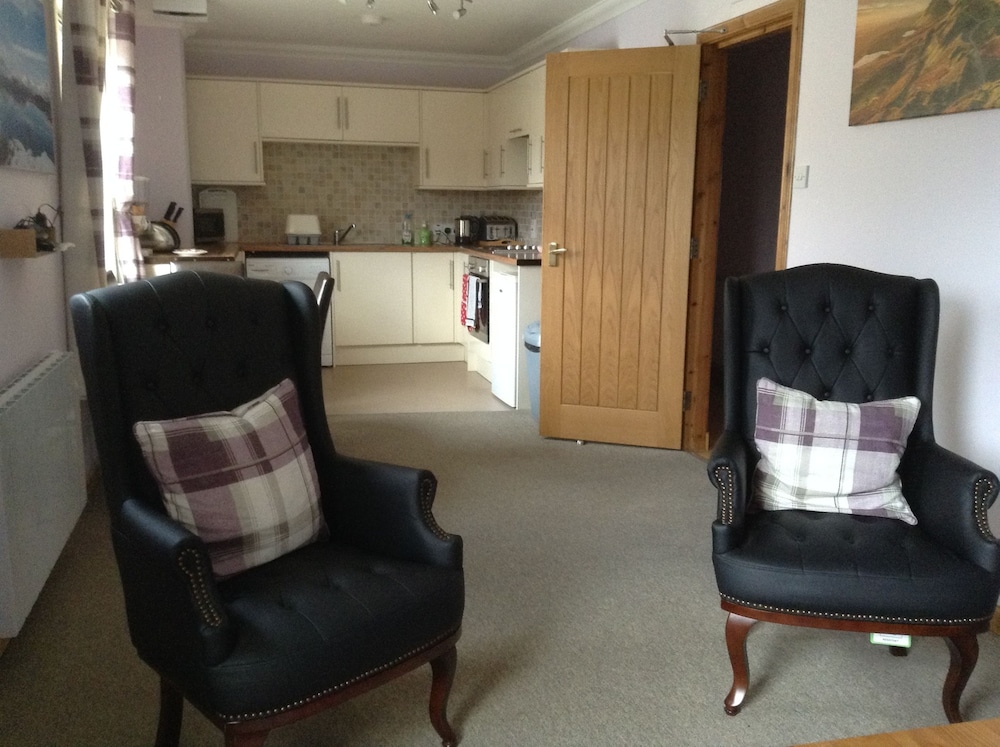 Glenlochy Nevis Bridge Apartments 19/27