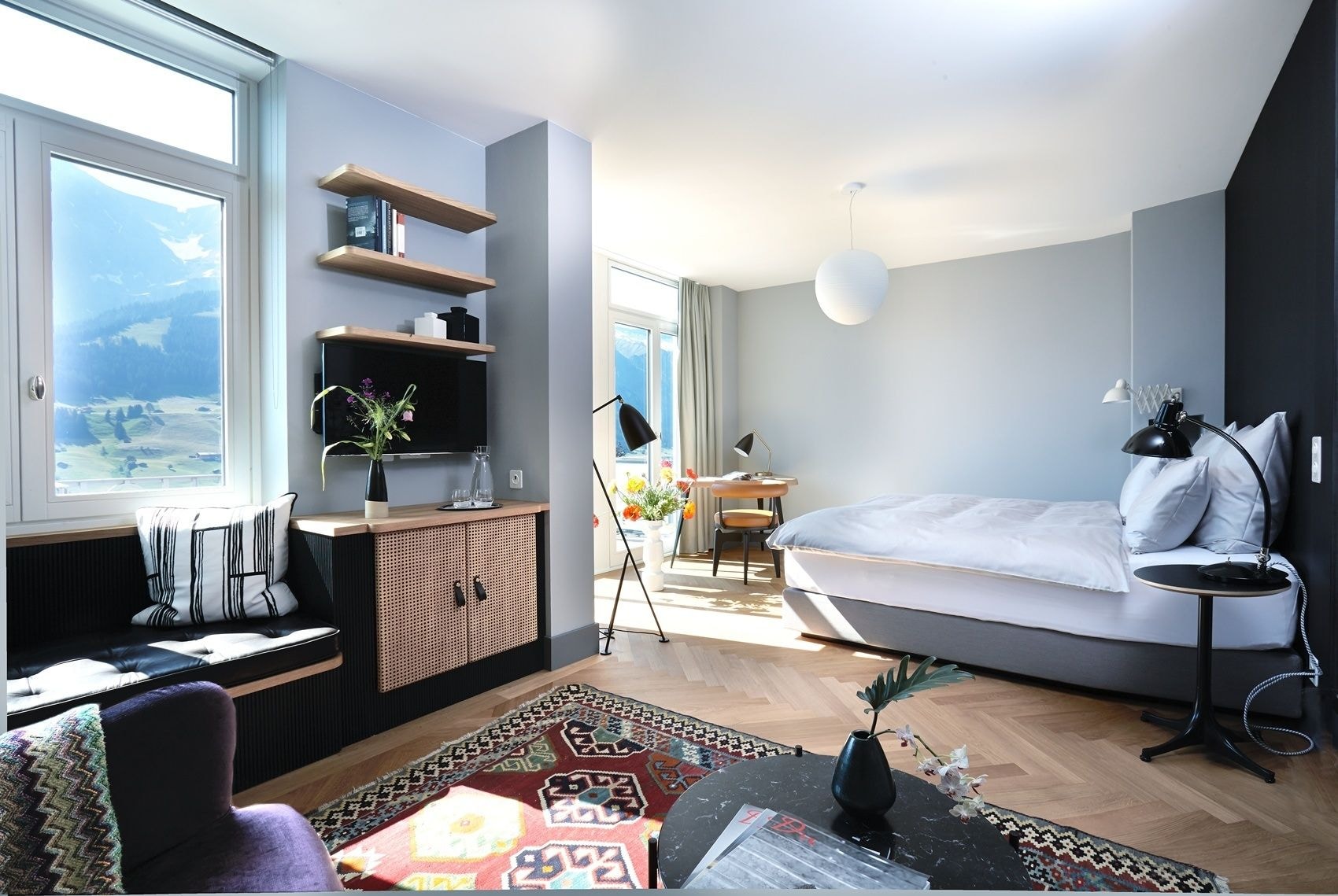 Classic, Superior, King Bed, South Wing