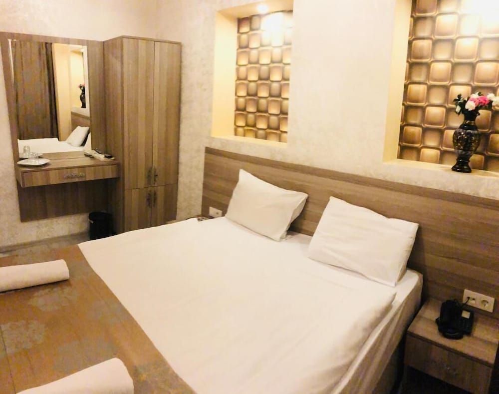 Theodian Hotel 14/74