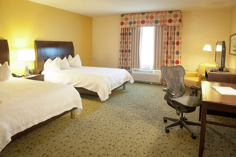 Evolution, 2 Queen Beds, Accessible