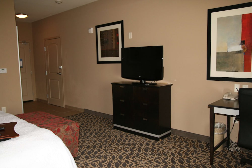 Hampton Inn & Suites Bay City, TX 23/39