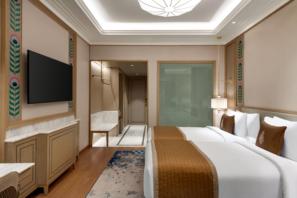 Deluxe, King Bed, Arabian Hills View, Wyndham Grand Udaipur Fateh Sagar Lake 9/10