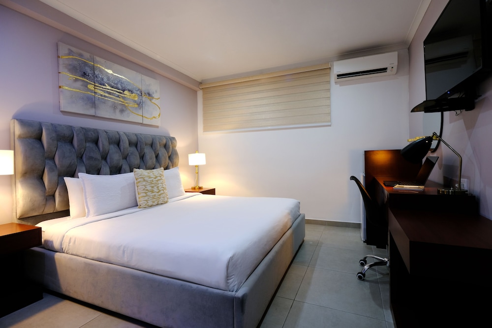 STANDARD, KING BED
