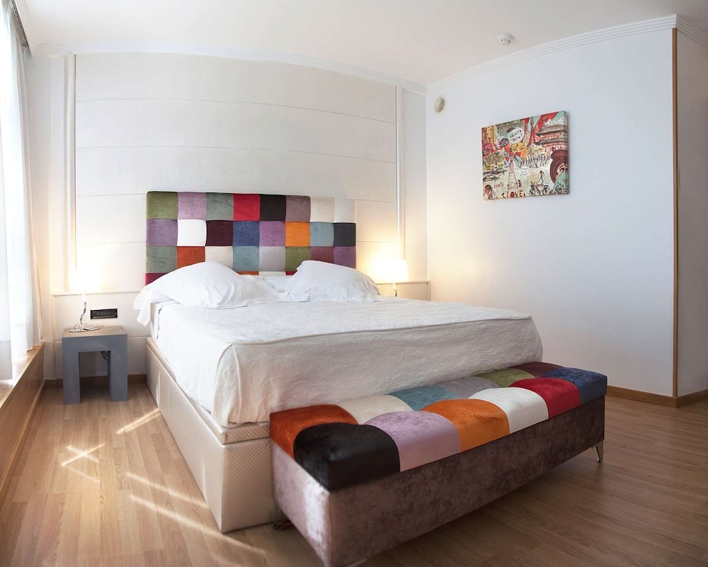 Vilana Hotel 18/70