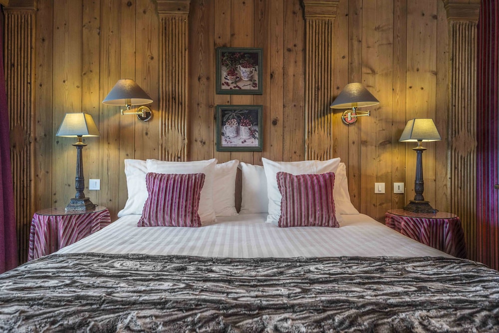 Hotel Mont Blanc 24/56