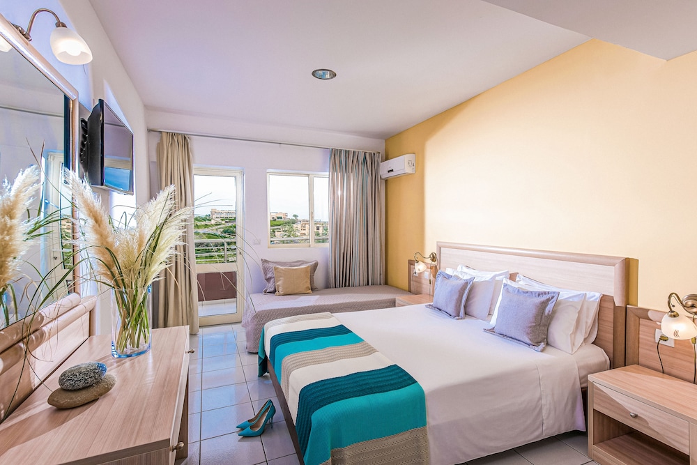 Blue Bay Resort Hotel 10/35