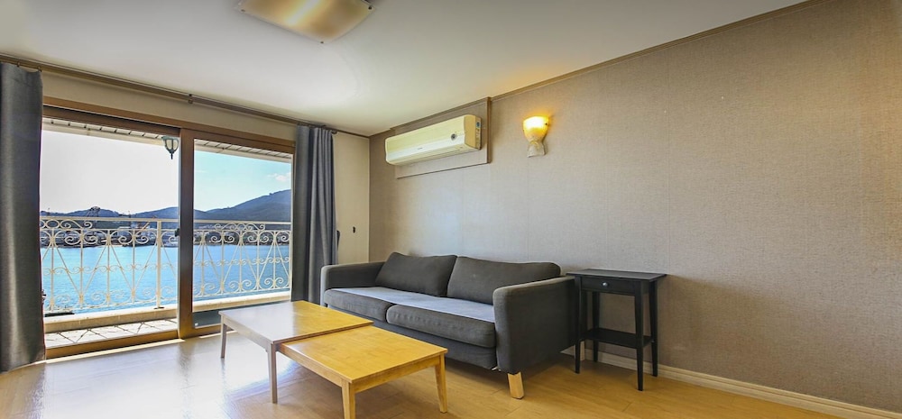 Hansan Hotel 24/28