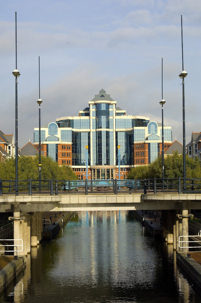 Premier Inn Manchester Salford Quays 38/47