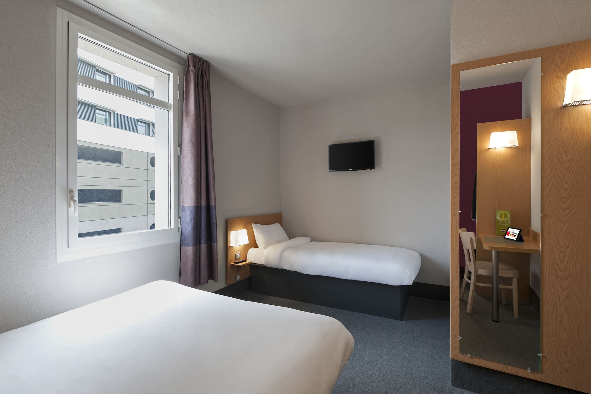 ROOM, TRIPLE