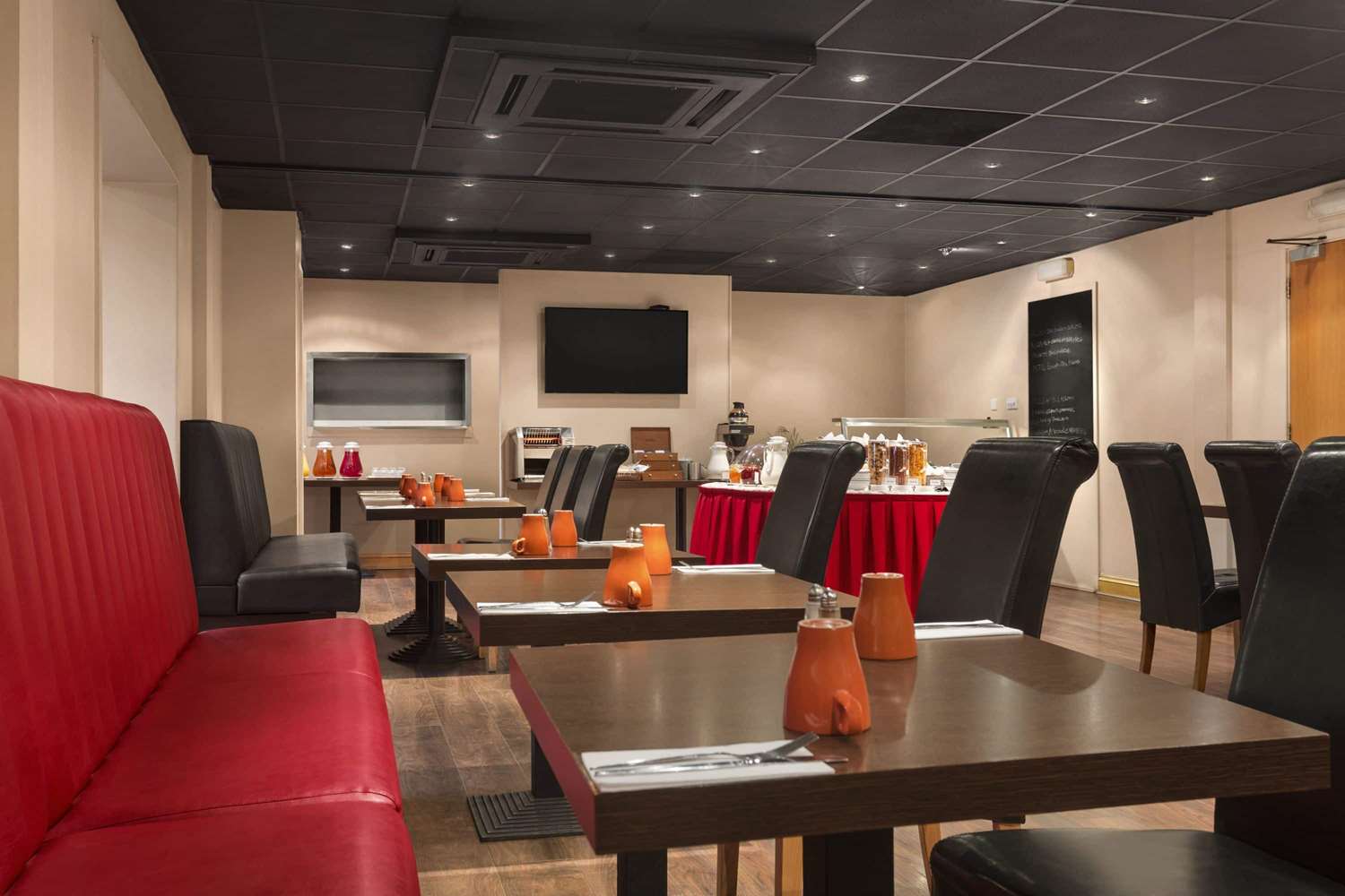 OYO Flagship London Finchley 15/20