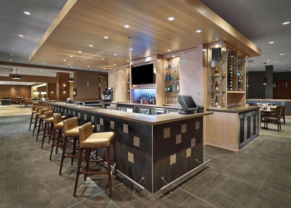 Doubletree By Hilton Hotel & Conference Centre Regina 59/80
