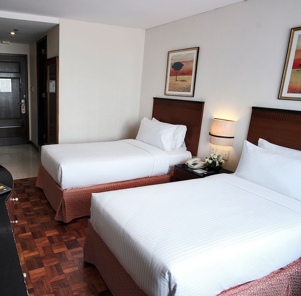 Fersal Hotel Neptune Makati 28/65