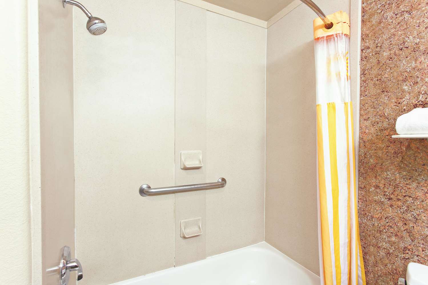 La Quinta Inn & Suites by Wyndham Hesperia Victorville 44/44