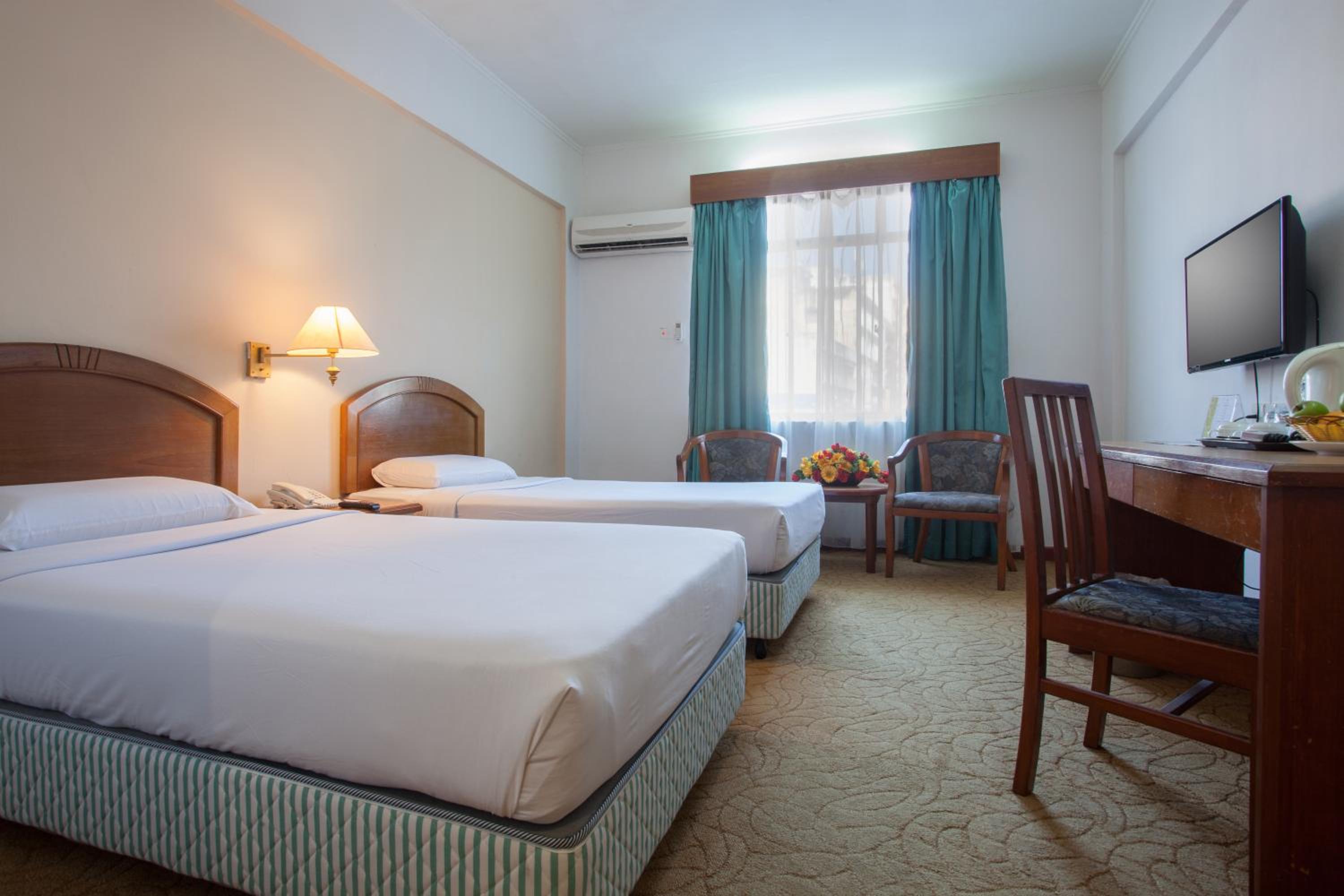 Standard, Twin Beds