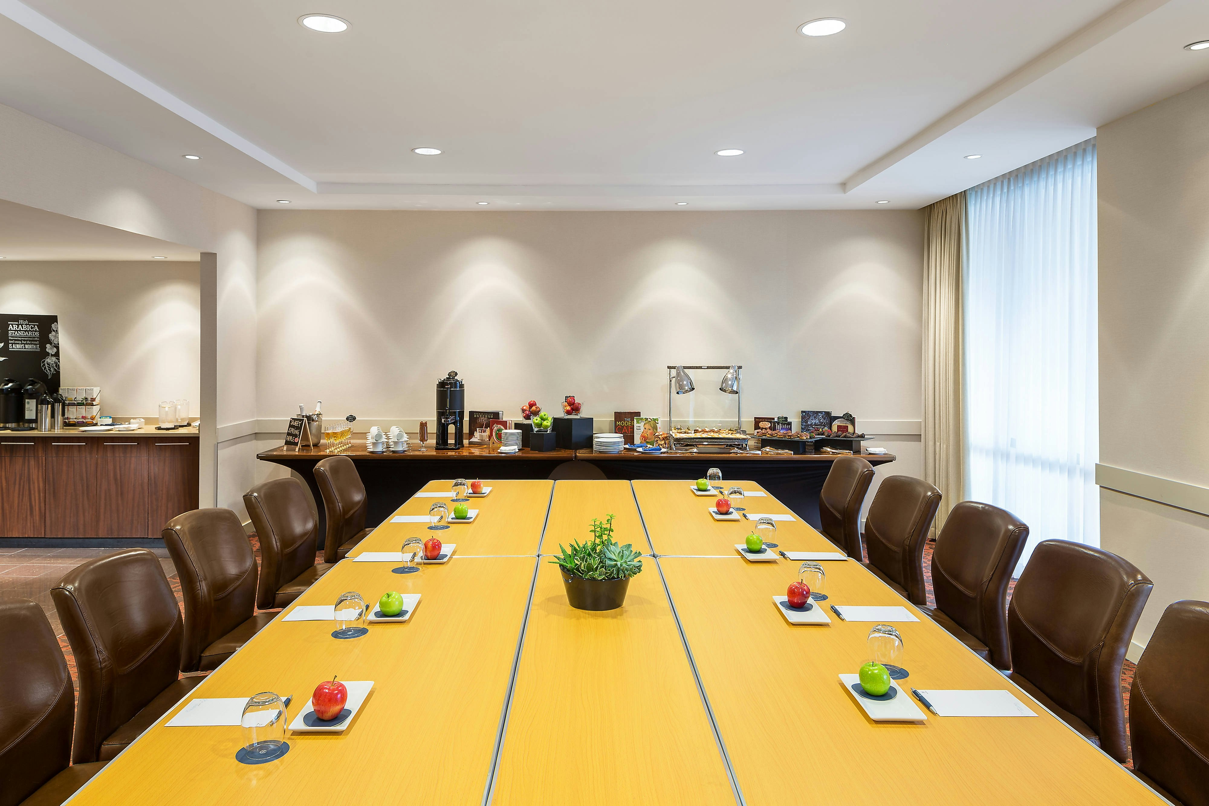 SHERATON VANCOUVER AIRPORT HOTEL 26/32