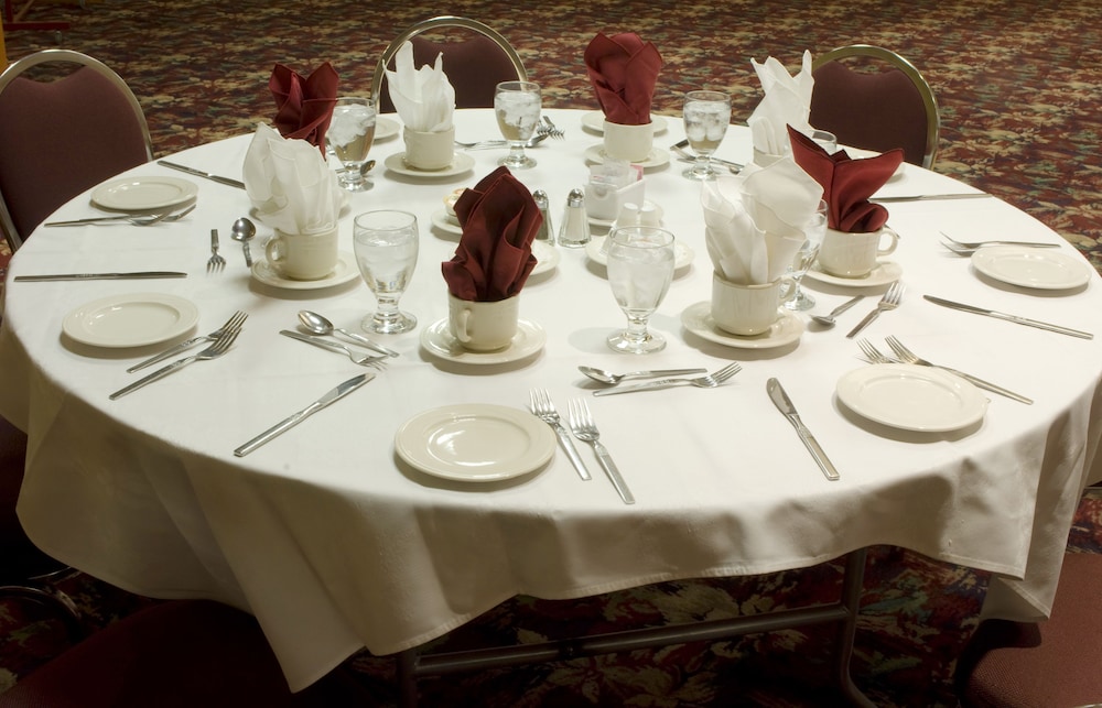 The Glenmore Inn & Convention Centre 43/60