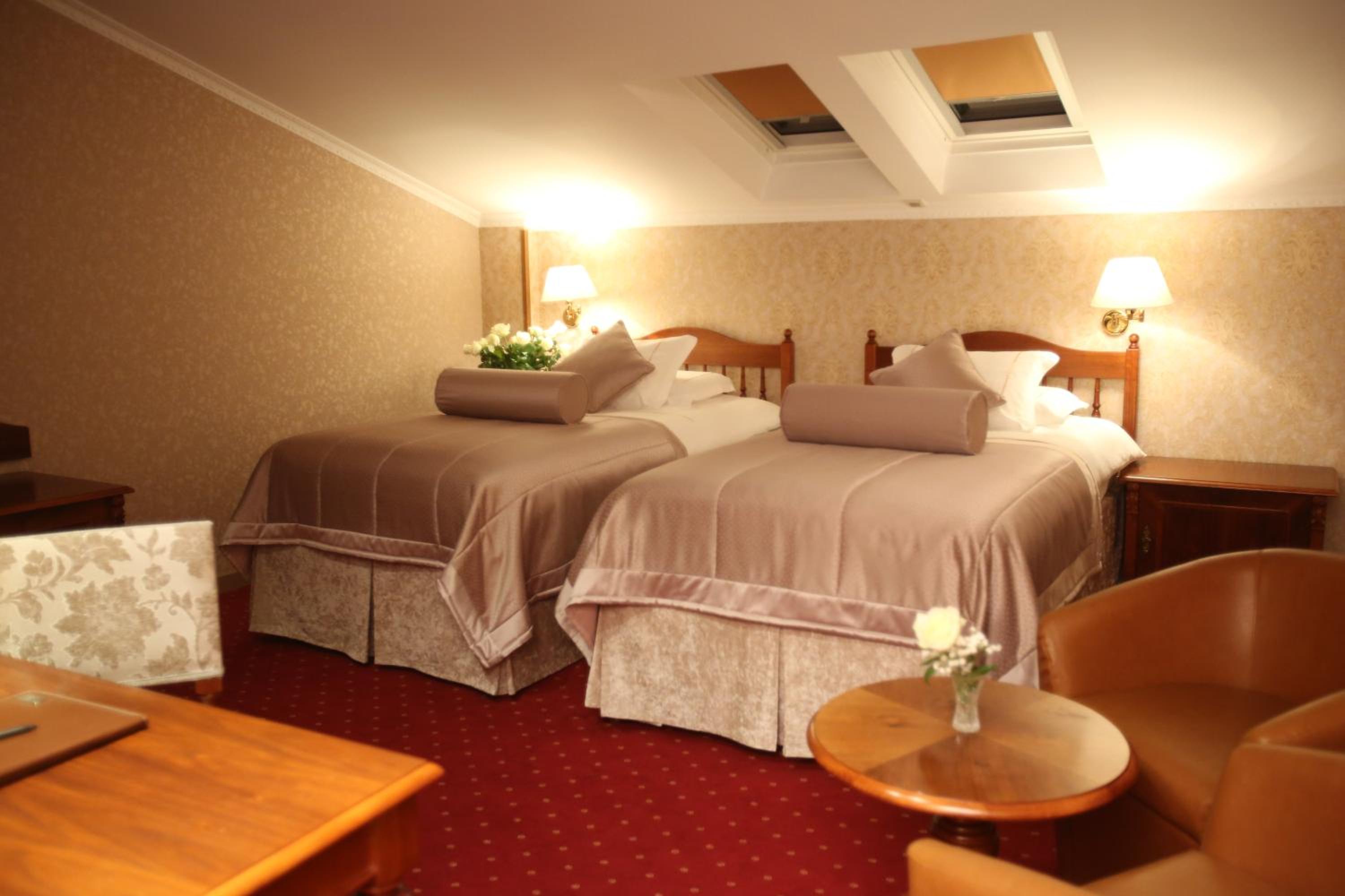 غرفة بسريرين منفصلين، Grand Hotel & Spa Tirana 3/6