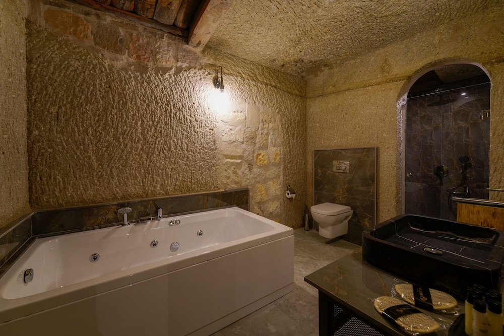 The Niche Cave Hotel +12 Adult 48/50