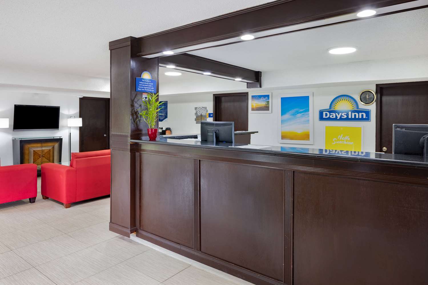 Days Inn by Wyndham Pensacola I-10 6/34