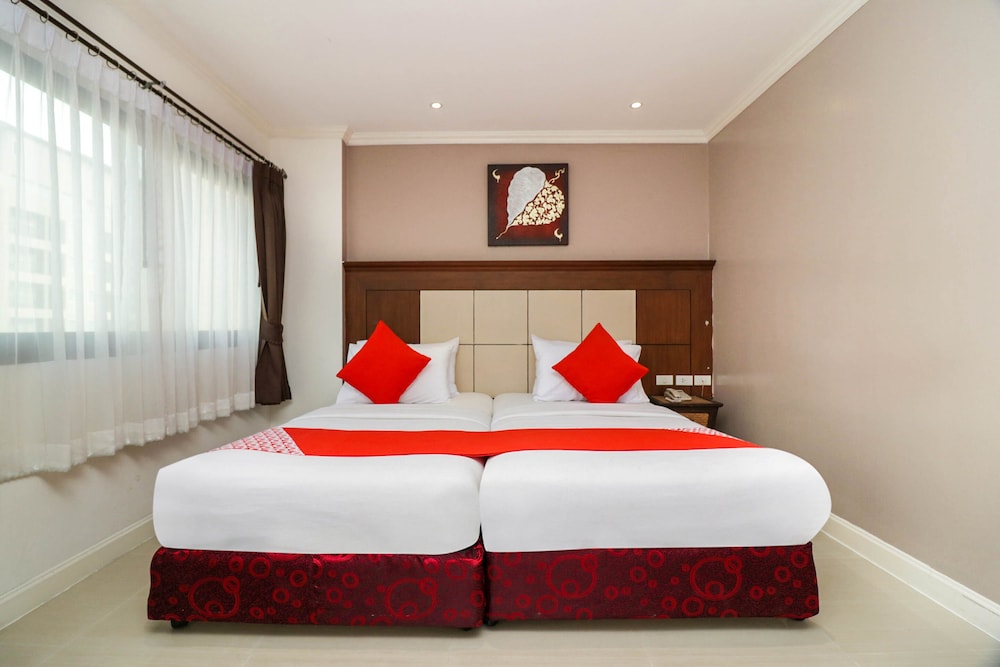 NATURAL BEACH HOTEL AND BAAN SILA 32/59
