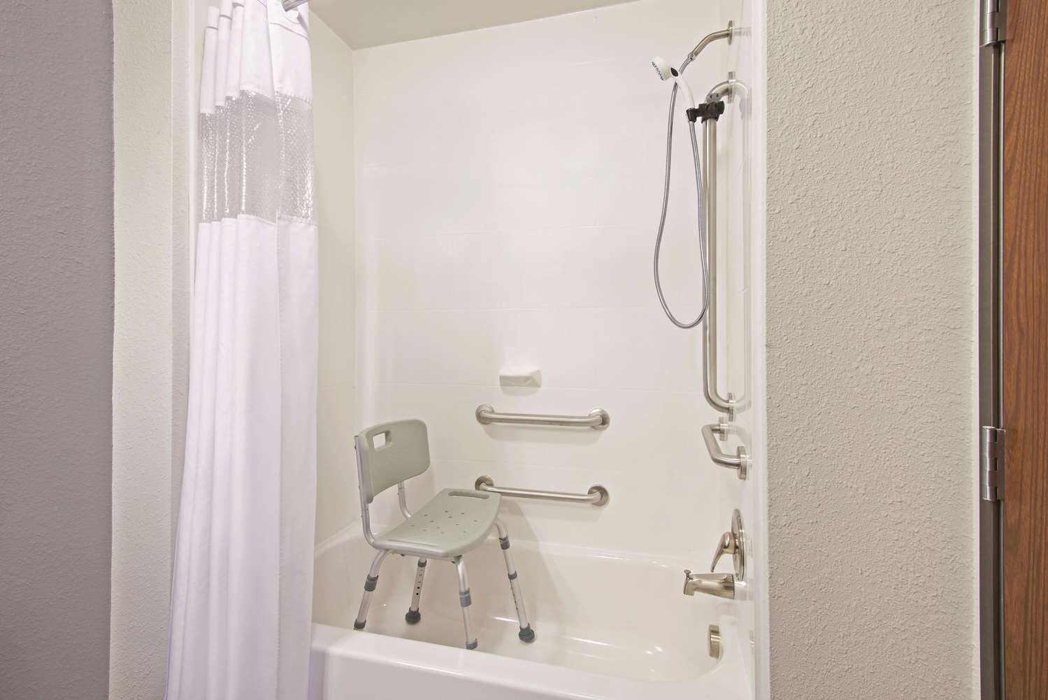 La Quinta Inn & Suites by Wyndham Morgantown 59/60