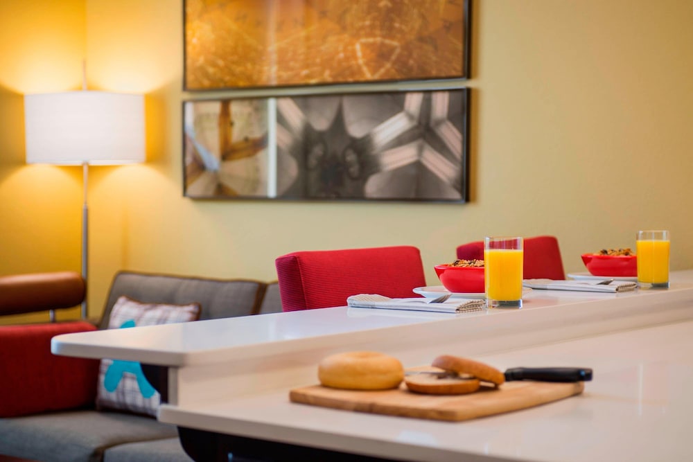 Towneplace Suites Red Deer 10/37