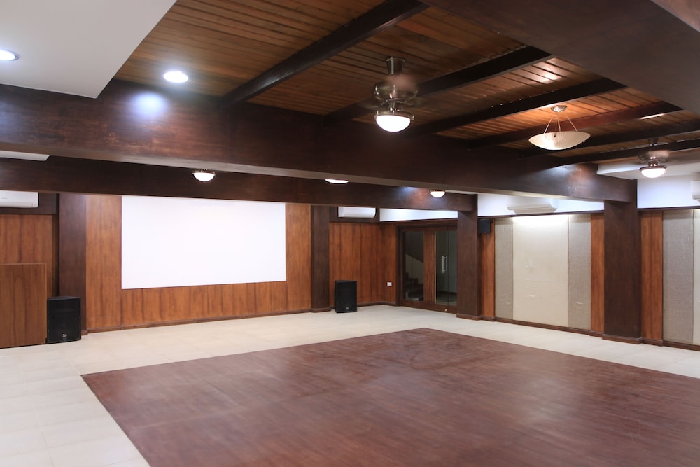 KADAMBAVANAM ETHNIC RESORT 7/42