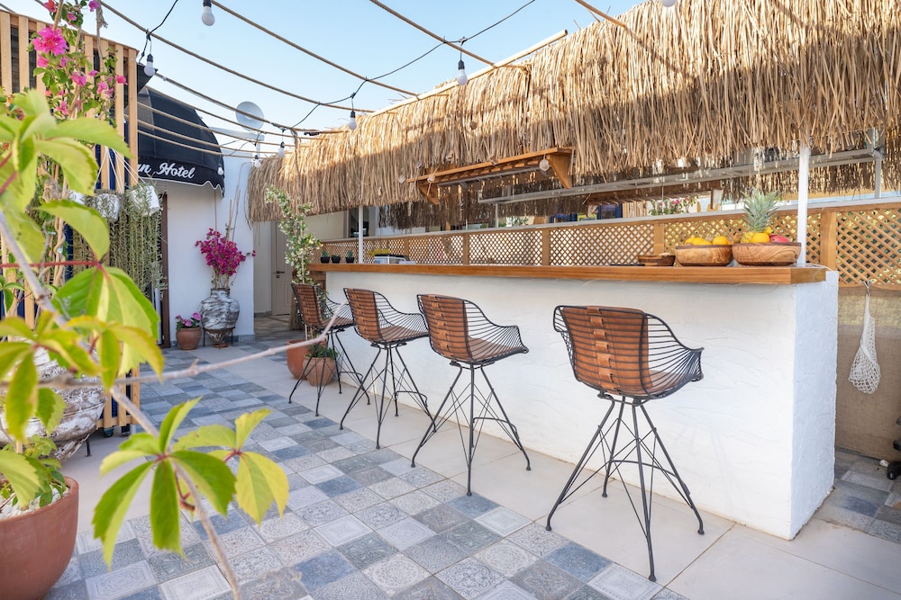 Liman Hotel Gumusluk 6/50