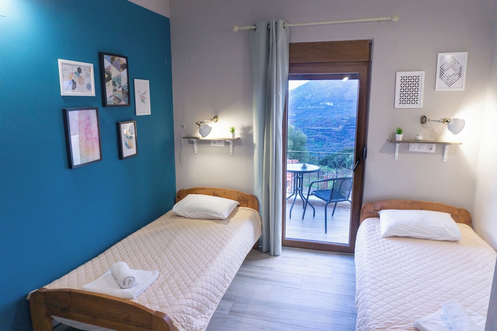 CLASSIC, DOUBLE OR TWIN BED, BALCONY