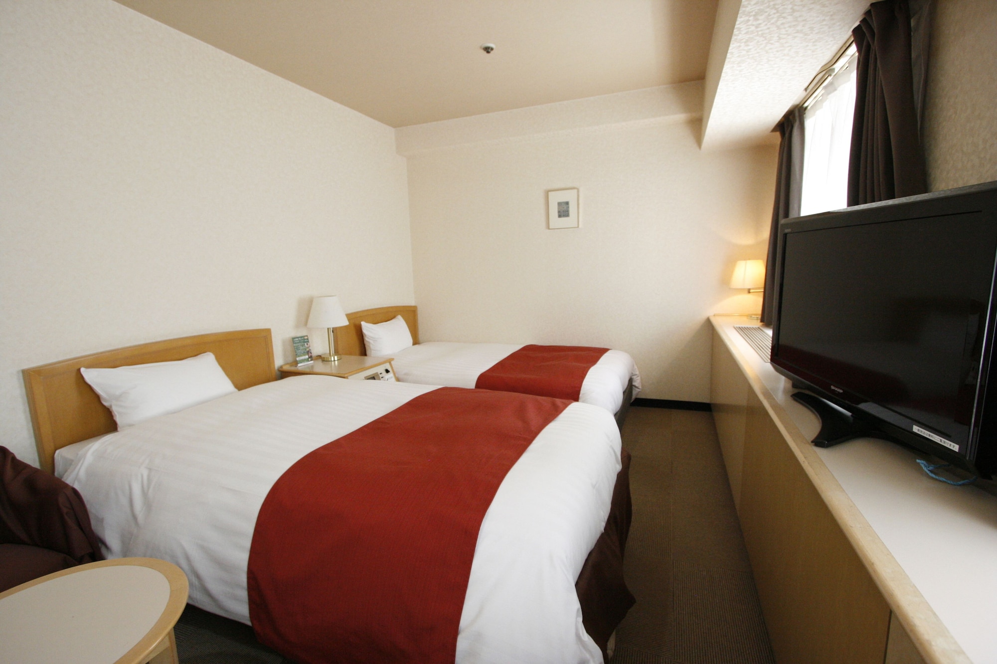 ROOM, TWIN BEDS, SMOKING