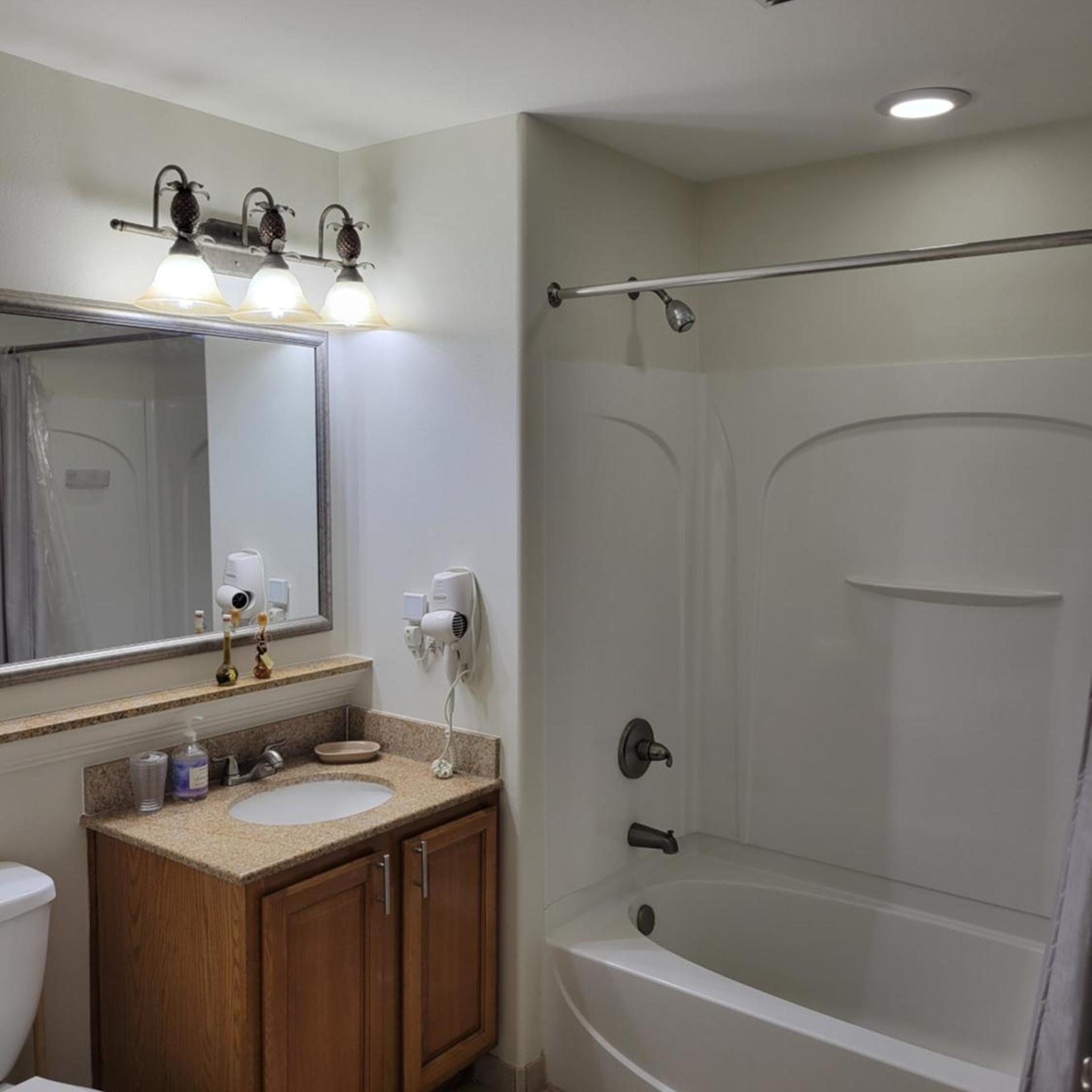 Lakeview Condo Hotel near Disney 27/29