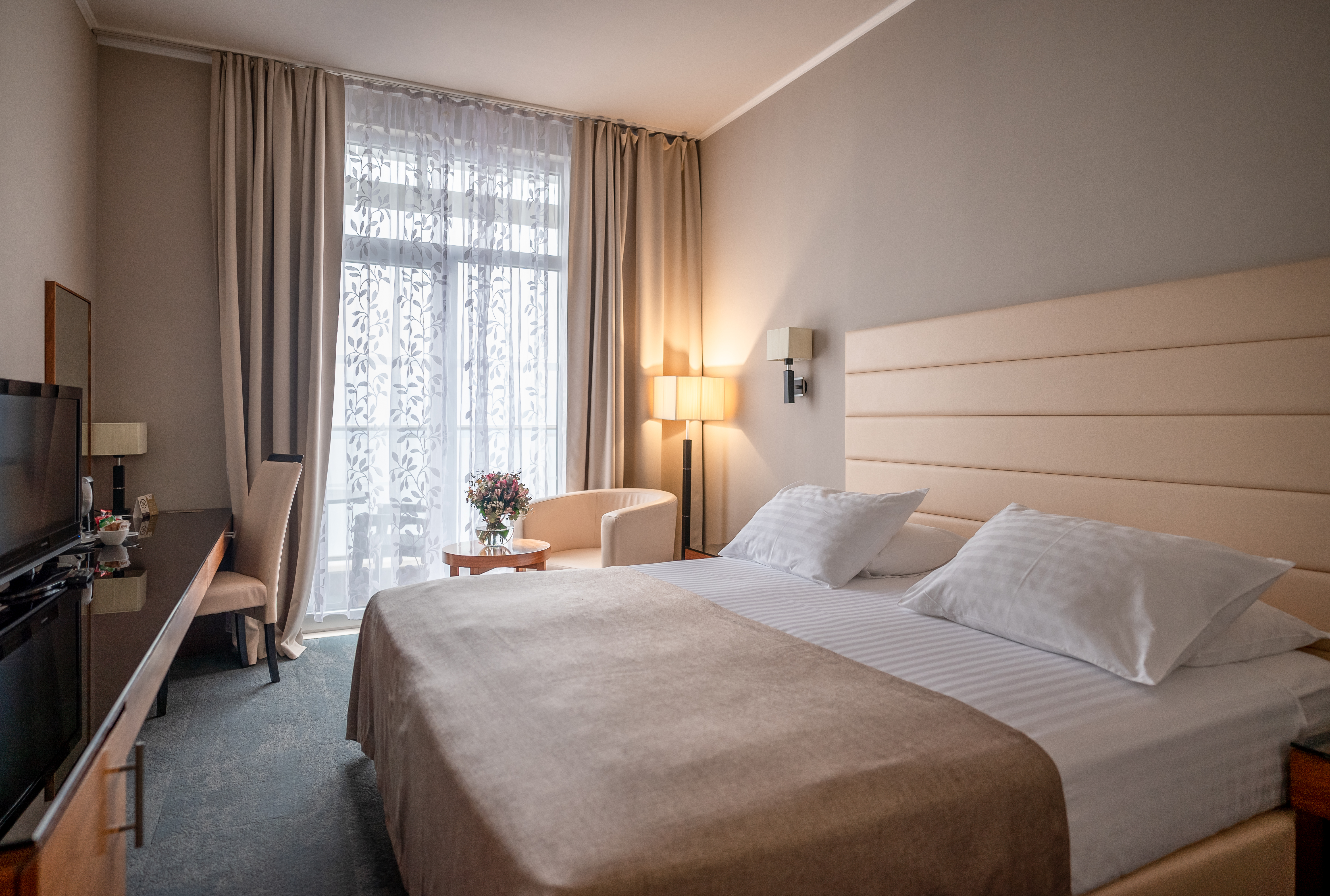 غرفة تنفيذية، Lero Hotel 4/9