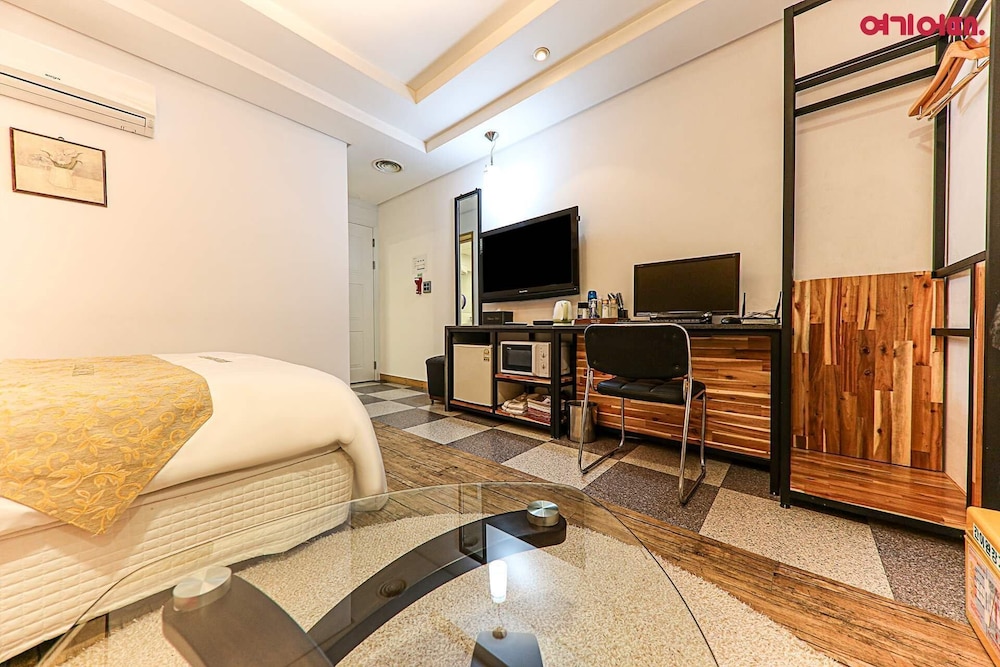Cheonan Business Hotel 32/50