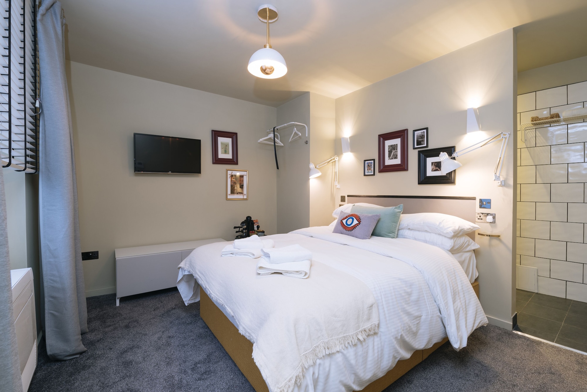 SEMI BASEMENT, DOUBLE BED