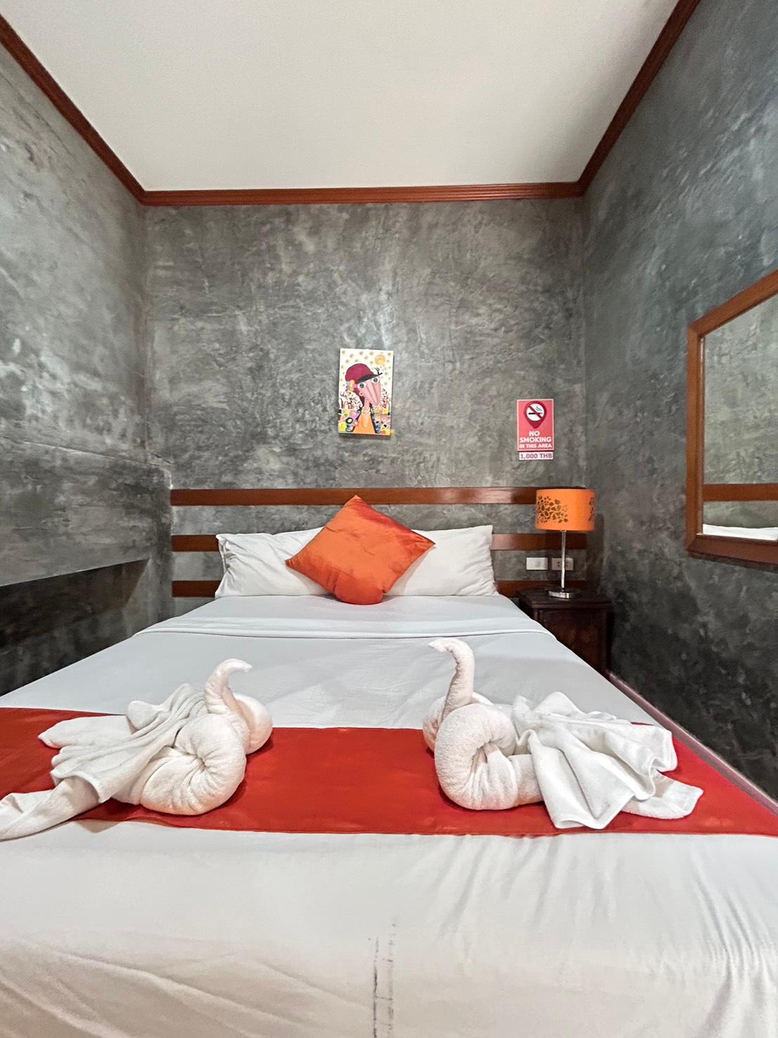 Private, Queen Bed