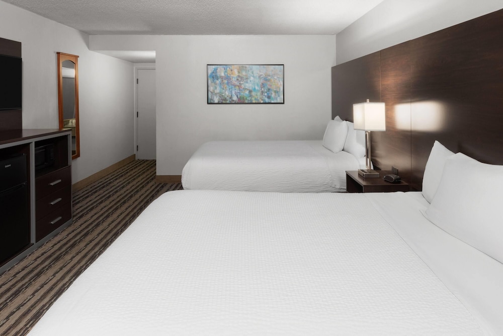 Endeavor Inn & Suites, Trademark Collection by Wyndham 21/55