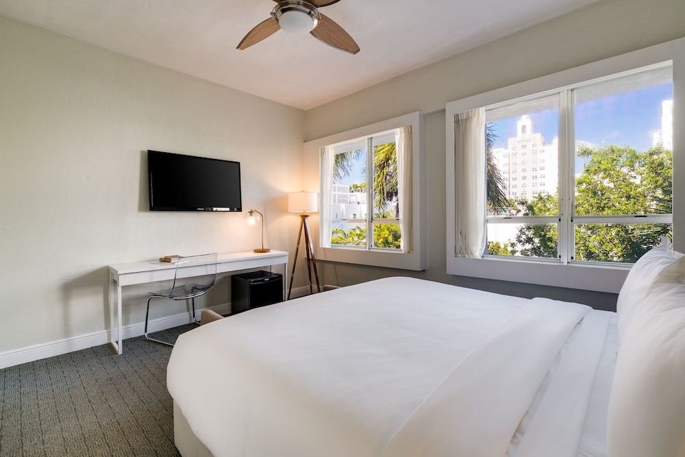 CREST Hotel & Suites 23/66