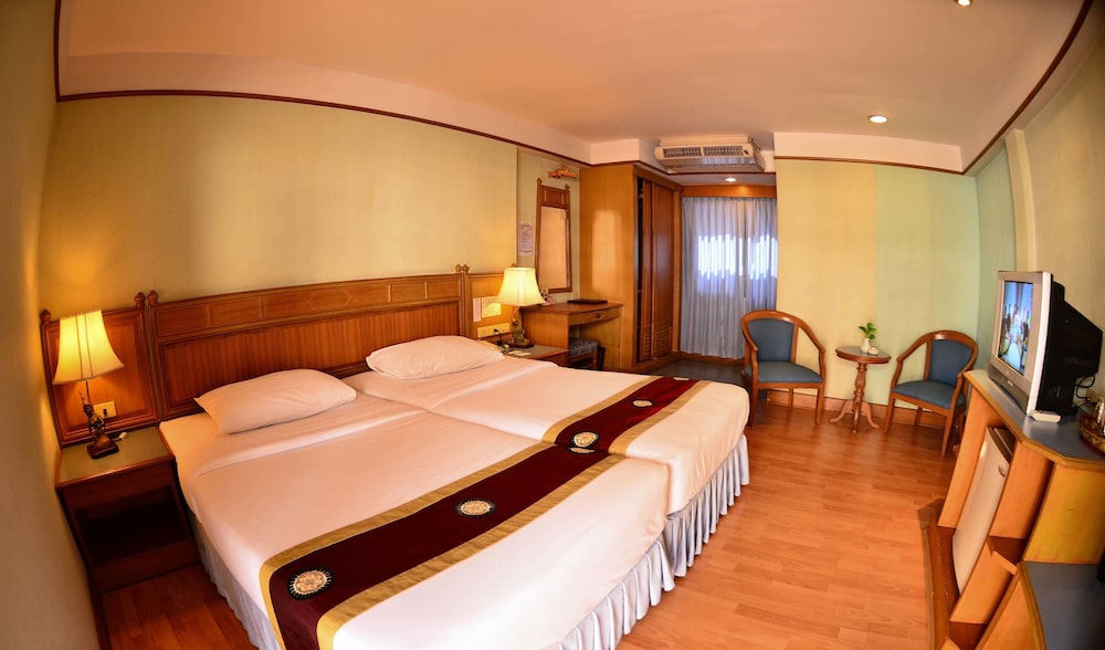 Silom Village Inn 15/32