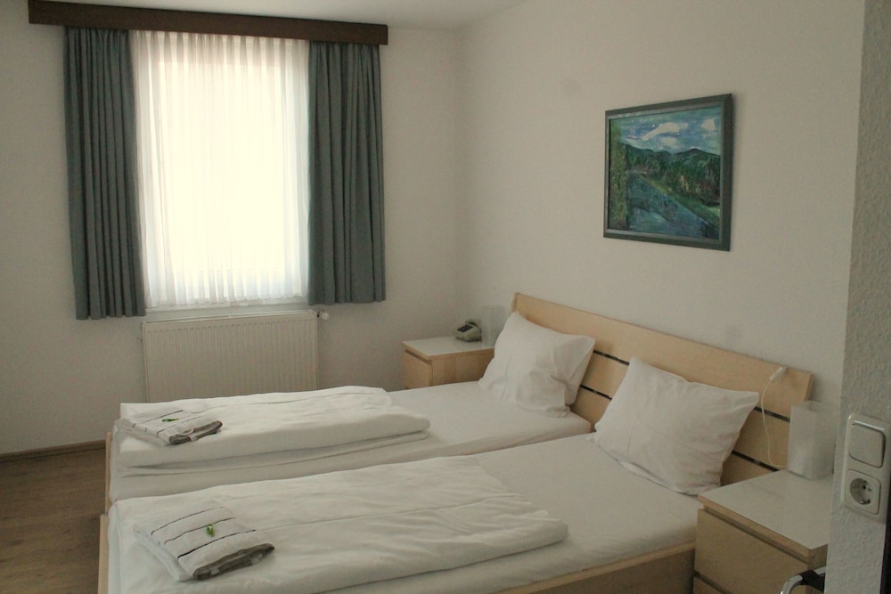 HOTEL WEIDENHOF 24/47
