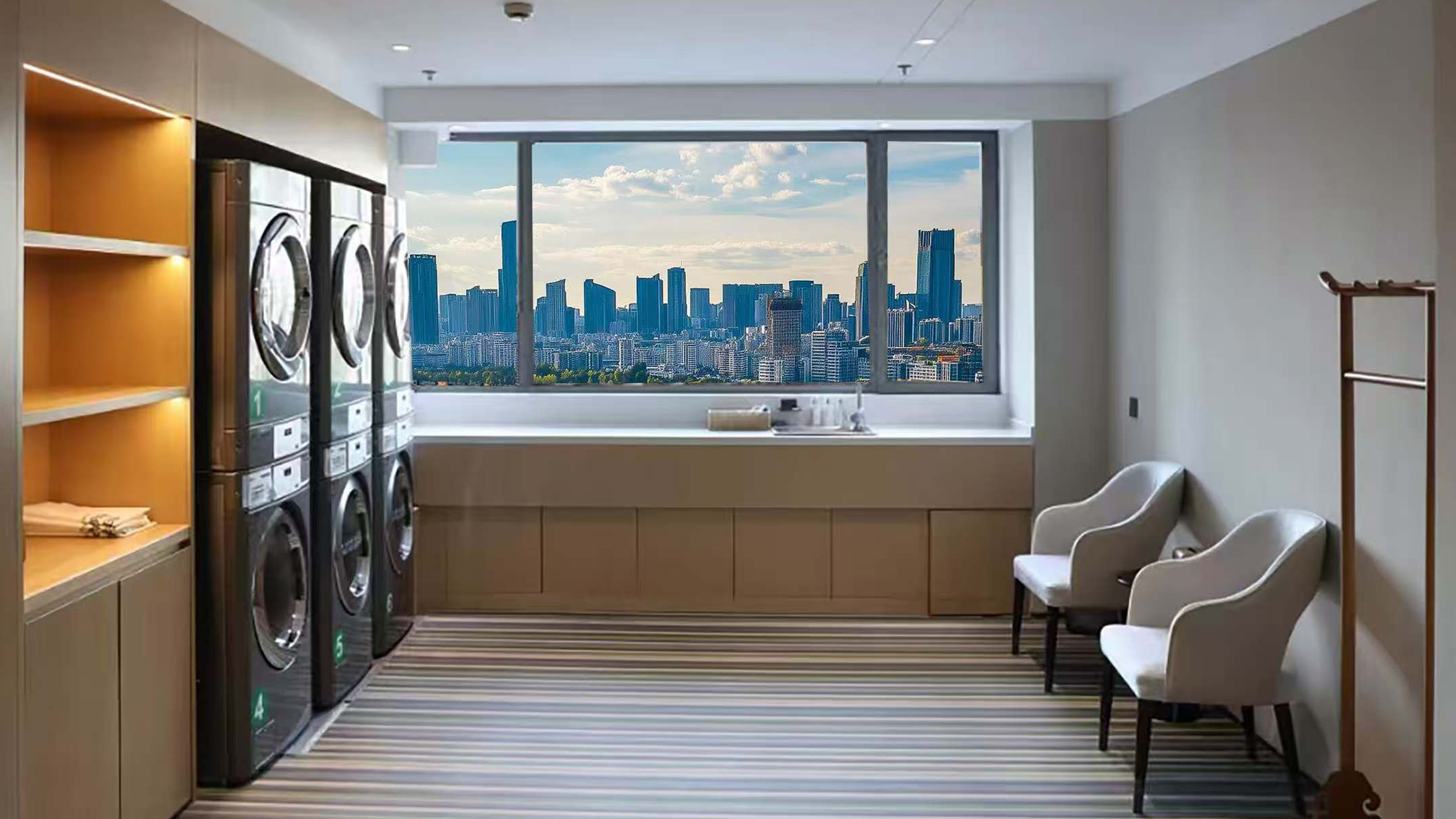 Holiday Inn Shanghai Huaxia 30/50