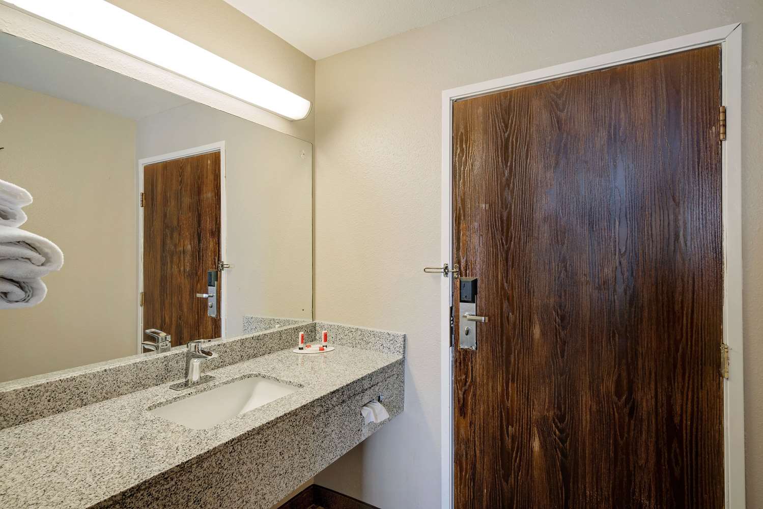 Super 8 by Wyndham Lexington/Hamburg Area 18/19