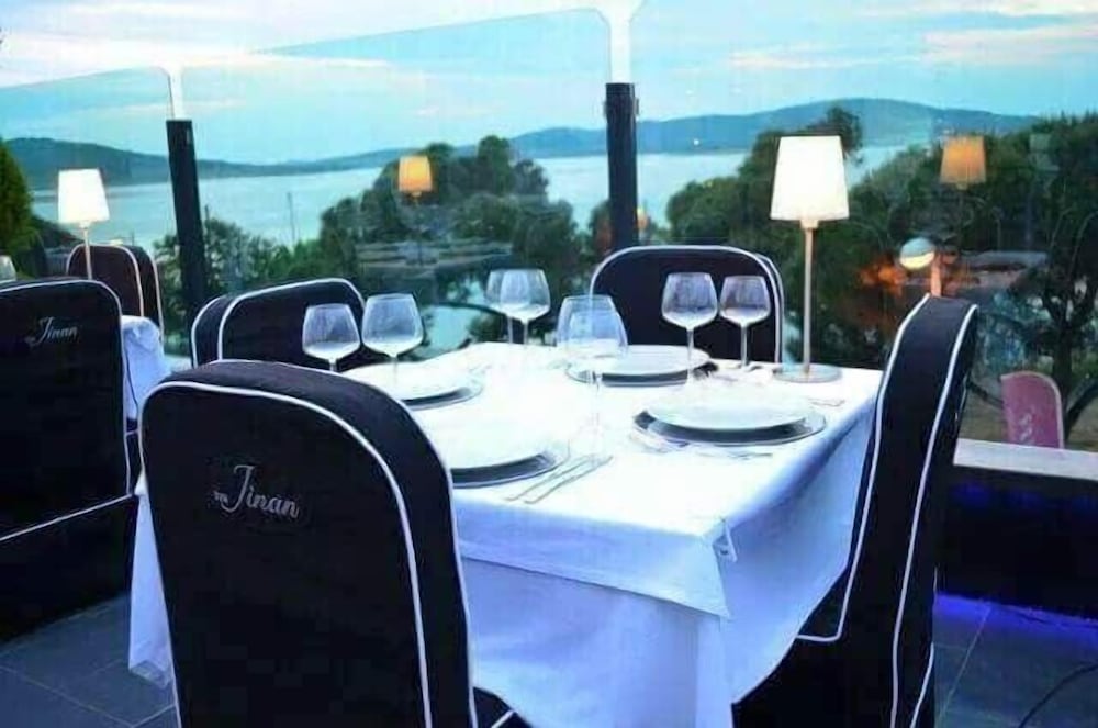 Camlik 87 Hotel Ayvalik 52/63