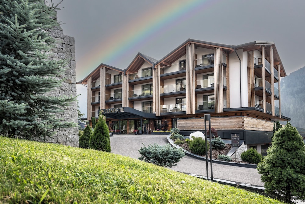 Hotel Ciampedie 11/52